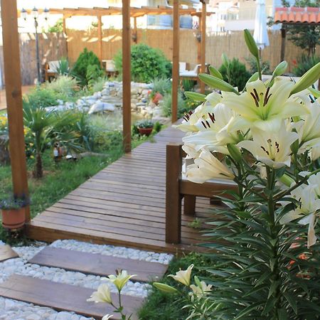 Hotel Yanis Lozenec Kültér fotó