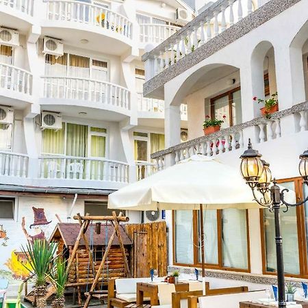 Hotel Yanis Lozenec Kültér fotó