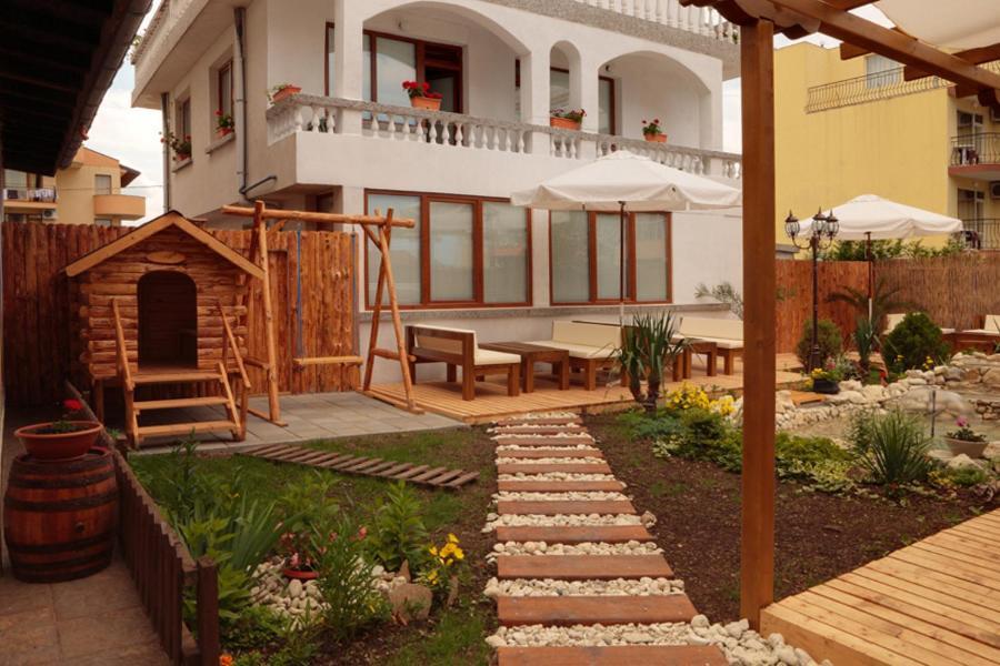 Hotel Yanis Lozenec Kültér fotó