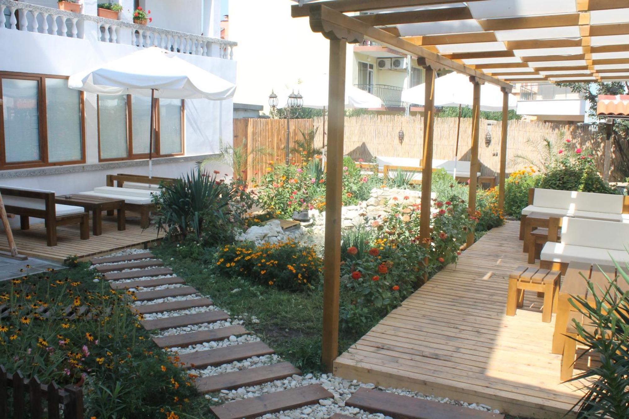 Hotel Yanis Lozenec Kültér fotó