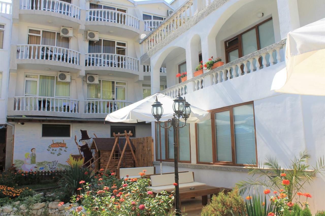 Hotel Yanis Lozenec Kültér fotó