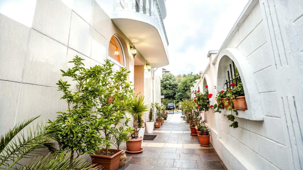Hotel Yanis Lozenec Kültér fotó