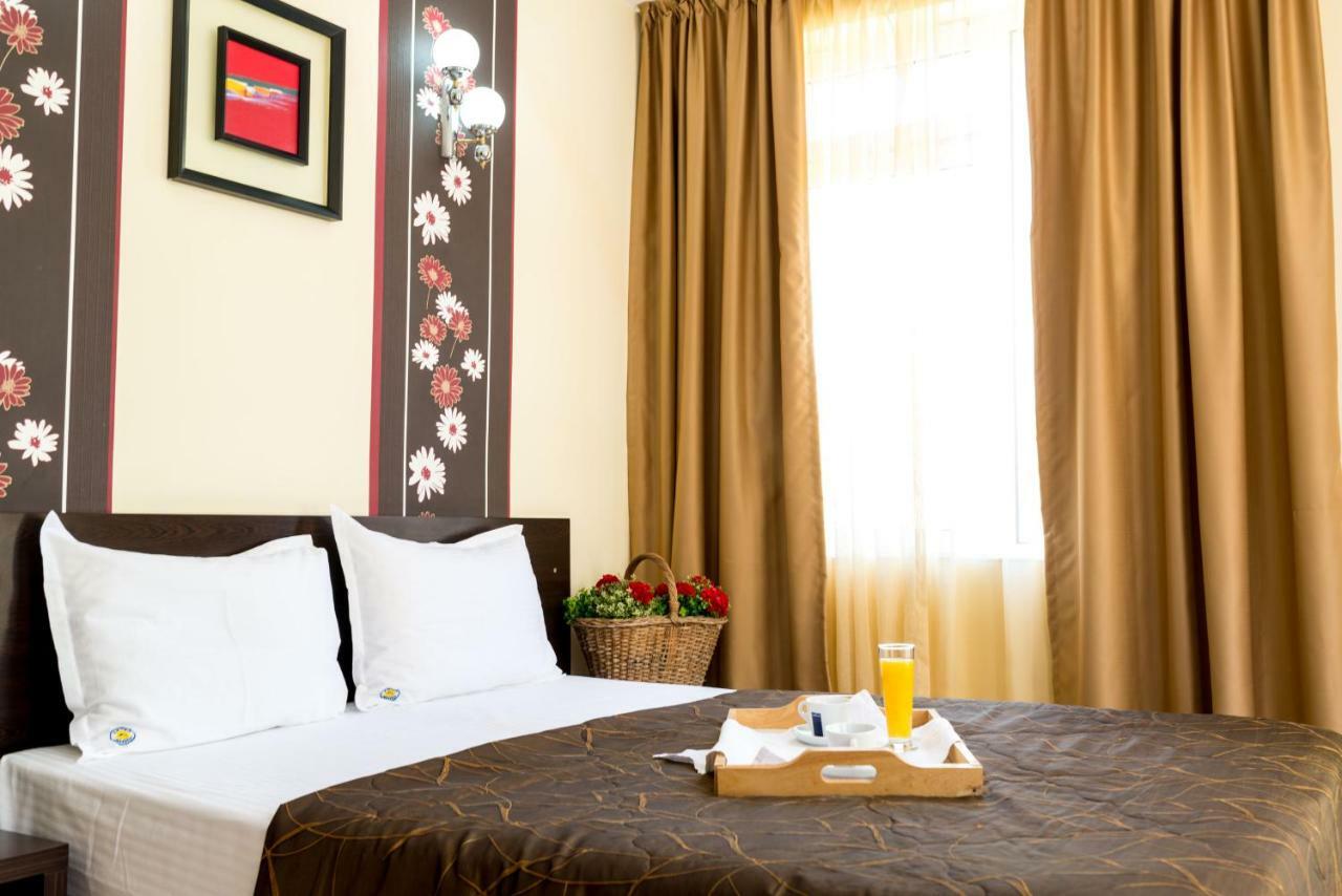 Hotel Yanis Lozenec Kültér fotó