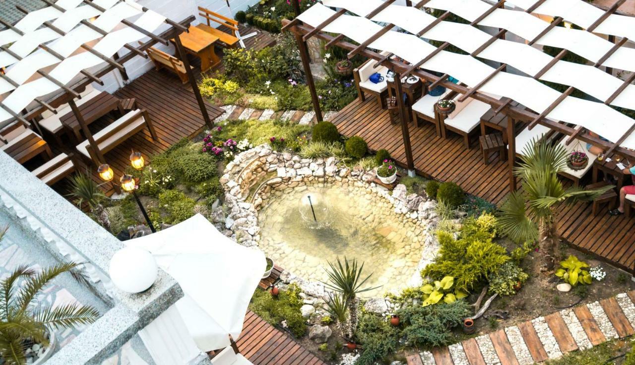 Hotel Yanis Lozenec Kültér fotó