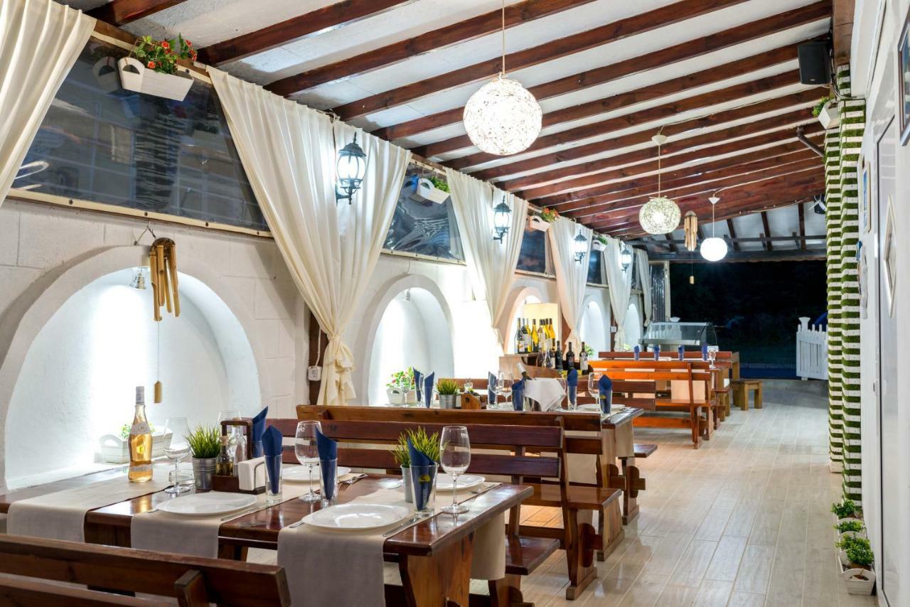 Hotel Yanis Lozenec Kültér fotó