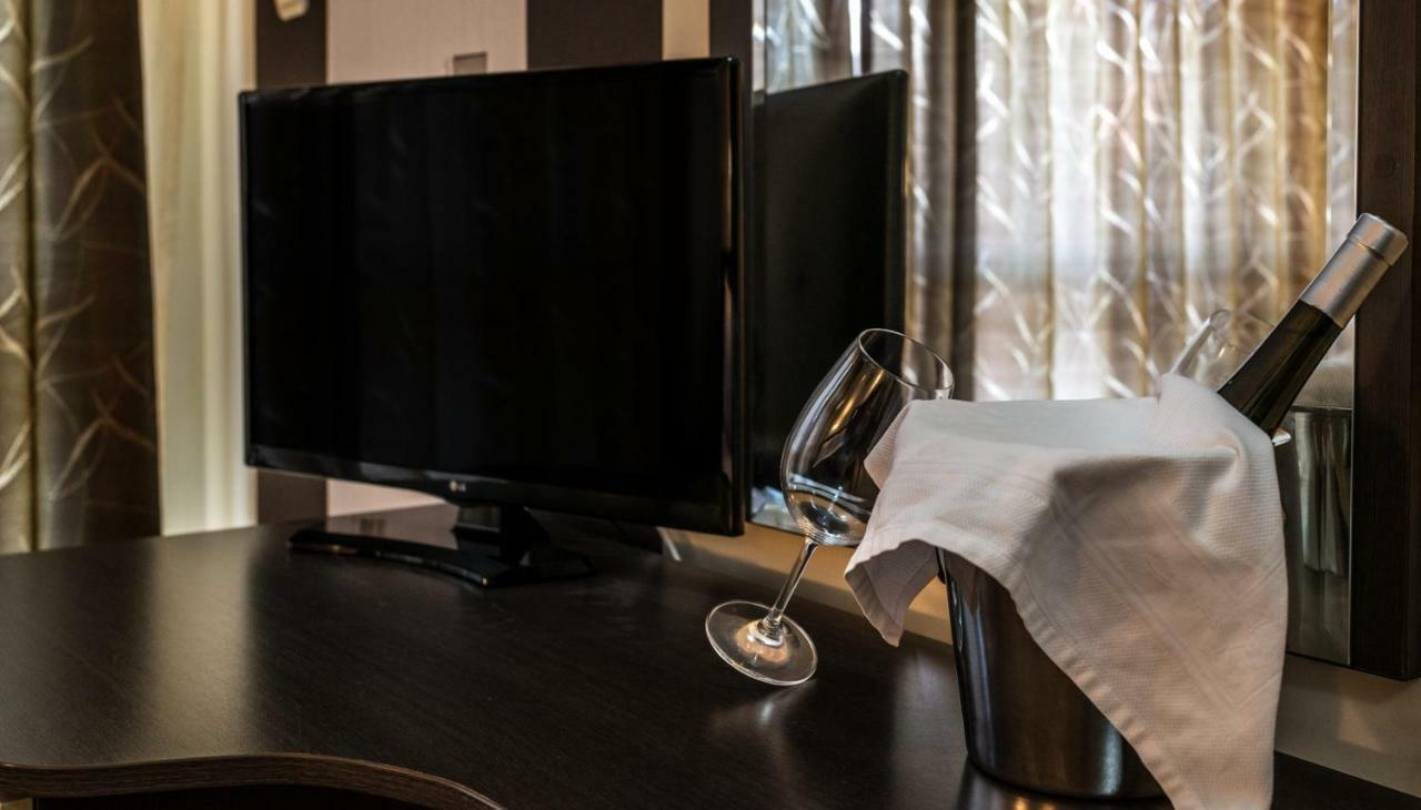 Hotel Yanis Lozenec Kültér fotó
