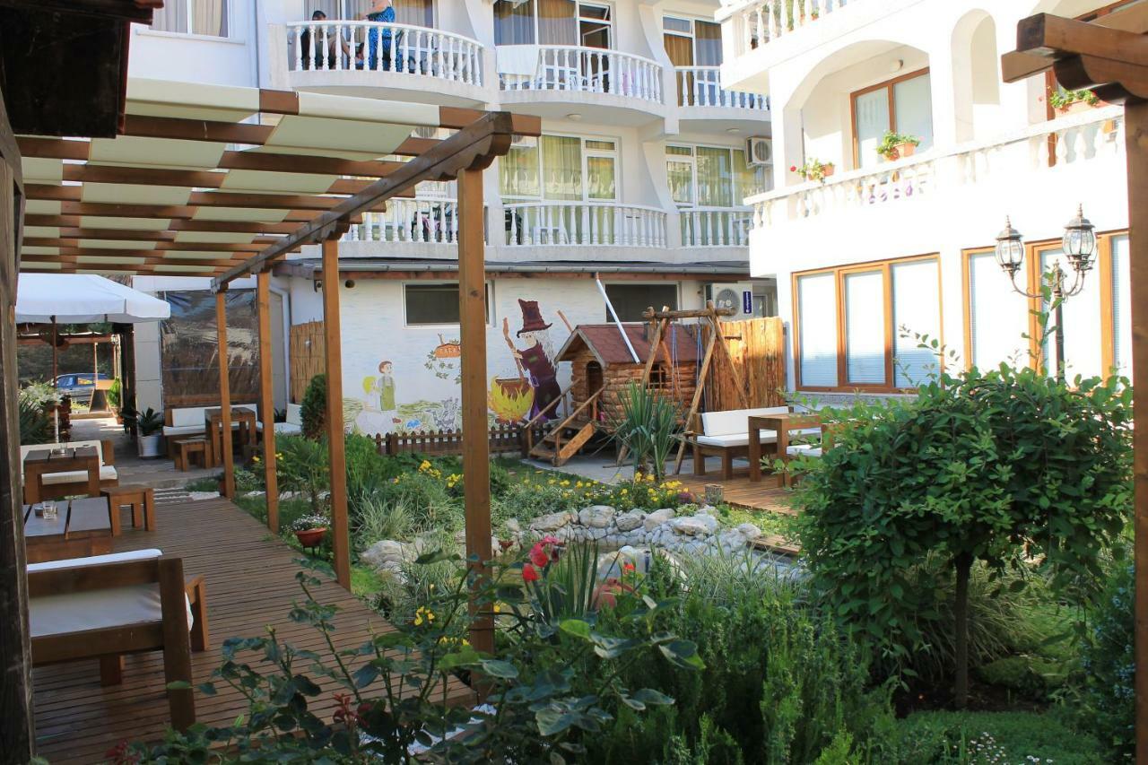Hotel Yanis Lozenec Kültér fotó